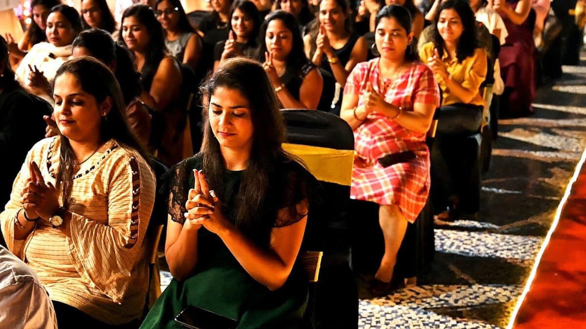 Corporate Event Entertainment Ideas in Mumbai That Actually Engage Your Audience 3 Corporate Mentalist in India performing Hypnosis