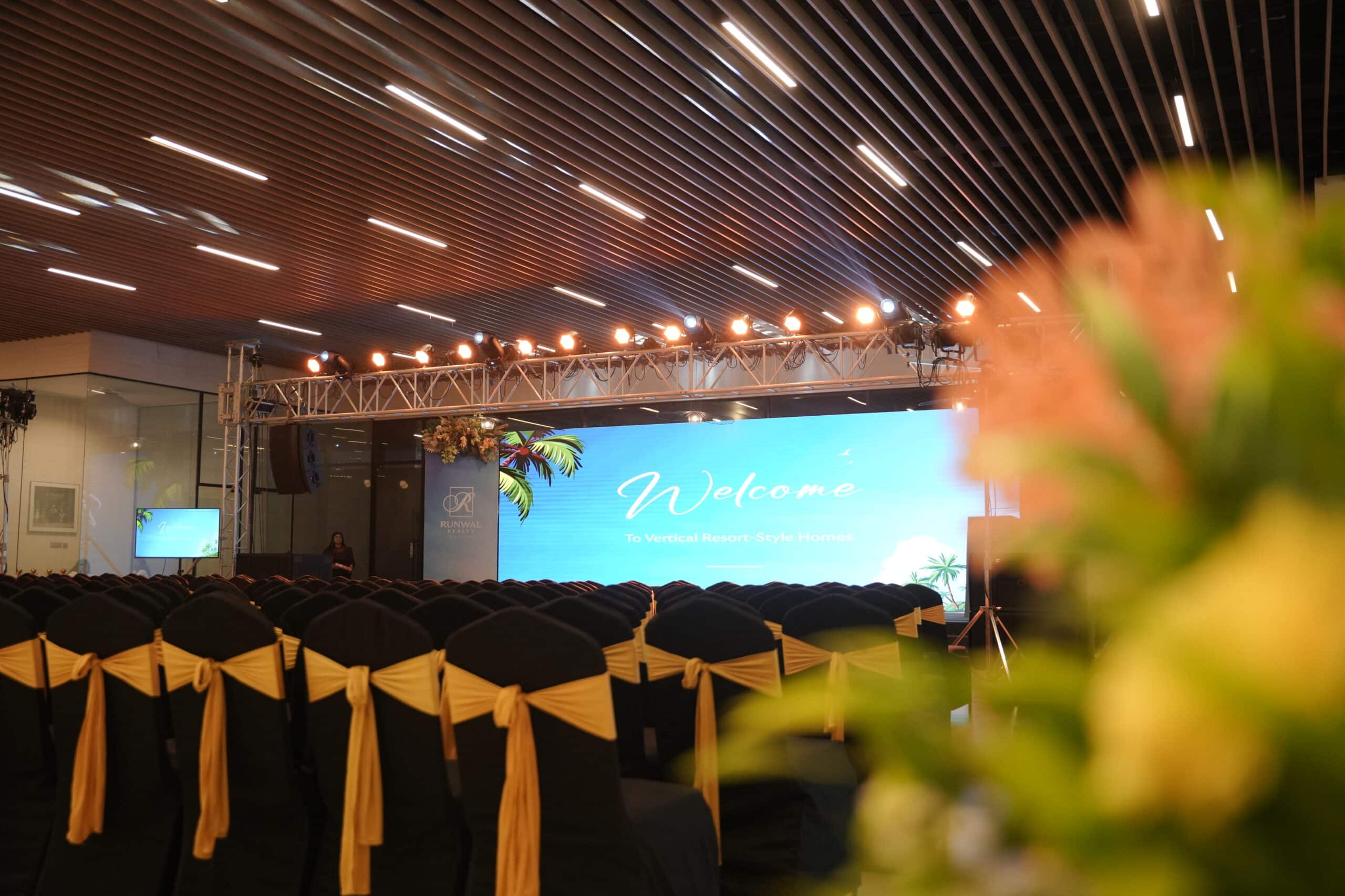 SAT08383 Stage for Corporate Event Entertainment Duration